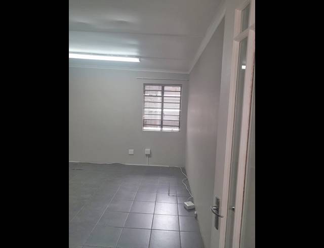 Business property to rent in WORCESTER CENTRAL